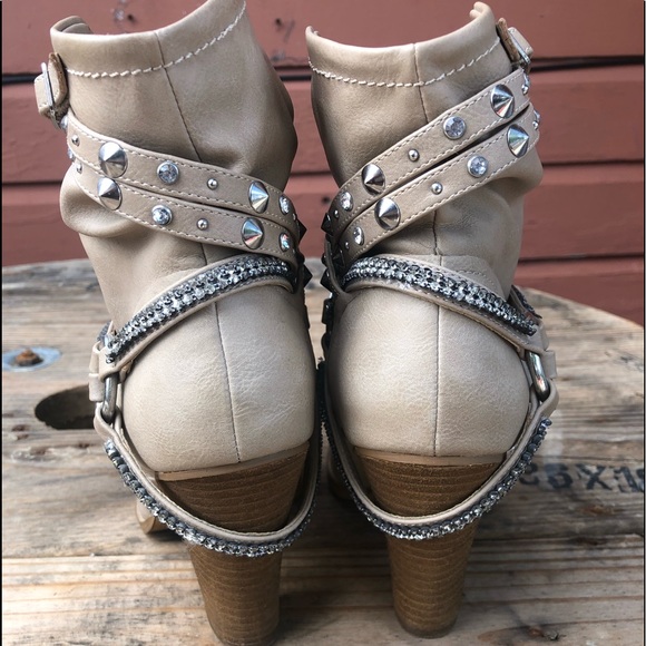 Not Rated Beddazled booties. - Picture 5 of 9